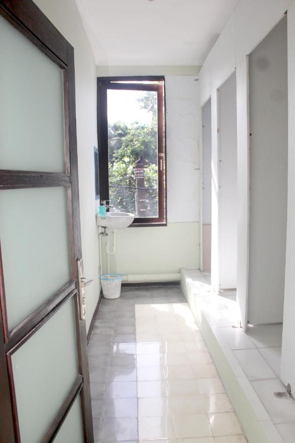 Ala Hostel Seminyak Eksteriør bilde