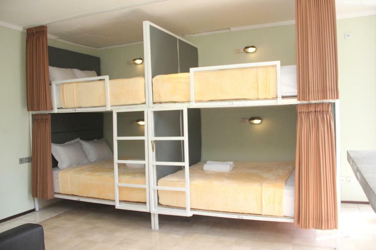 Ala Hostel Seminyak Eksteriør bilde