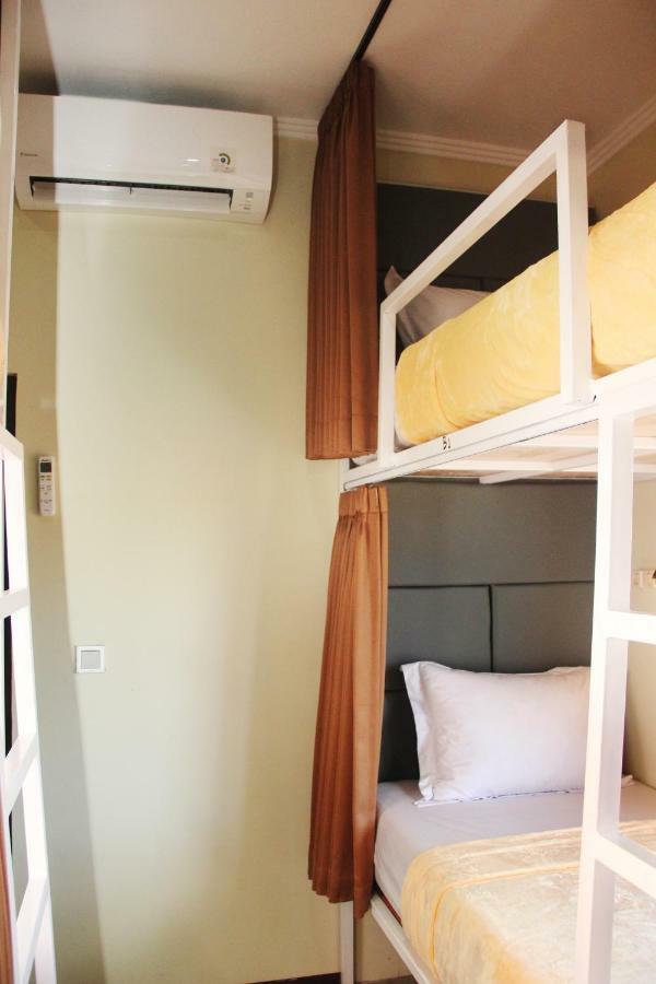 Ala Hostel Seminyak Eksteriør bilde